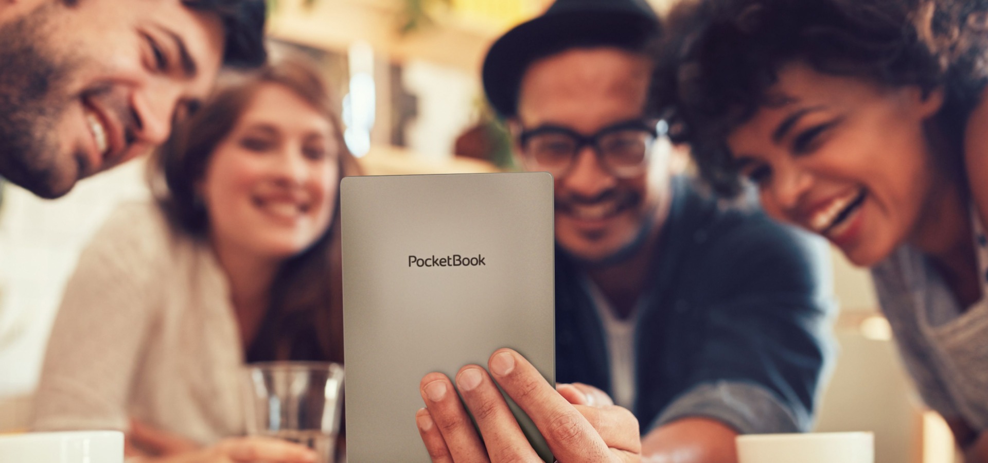 PocketBook Color и PocketBook Touch Lux 5 – два дългоочаквани електронни четеца са вече на пазара